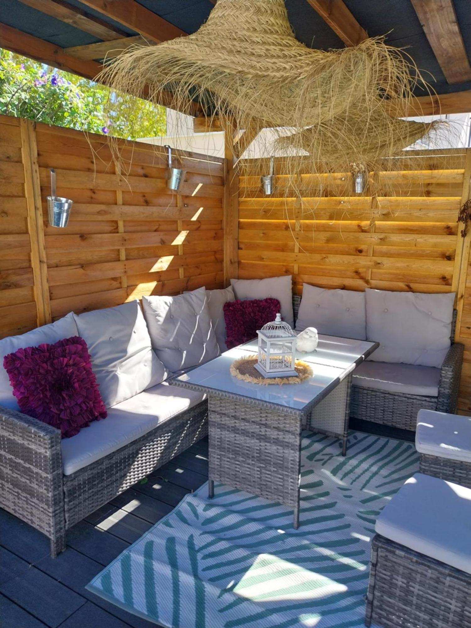 Superbe Grand Studio Tout Confort Avec Exterieur Poussan Bagian luar foto